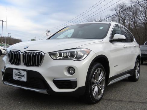 Used 2017 BMW X1 xDrive28i image 1