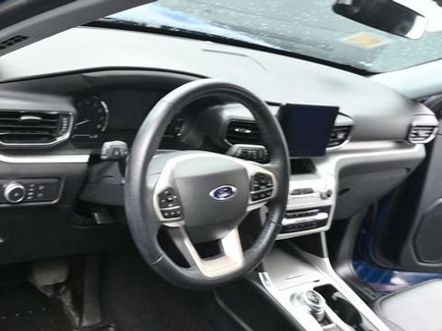Used 2022 Ford Explorer XLT w/ Equipment Group 202A AWD/4WD image 26