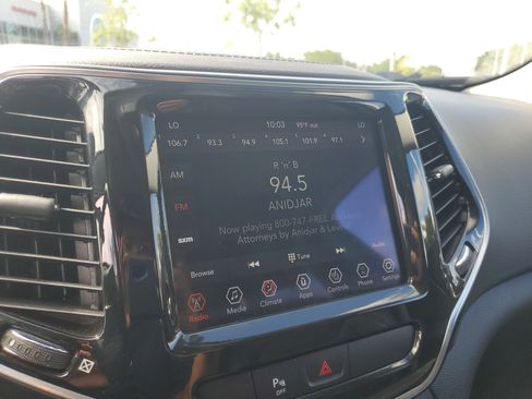 Used 2020 Jeep Cherokee Limited FWD image 18