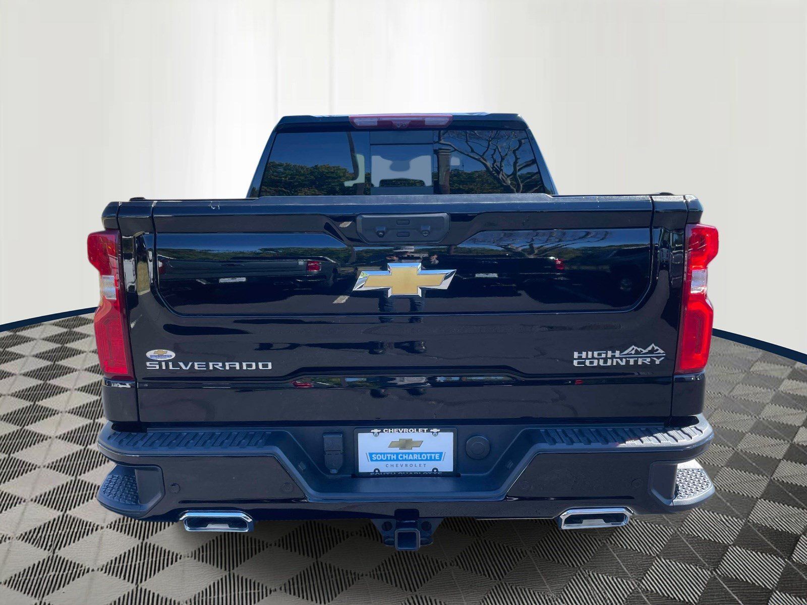 Used 2024 Chevrolet Silverado 1500 High Country w/ Technology Package AWD/4WD image 5