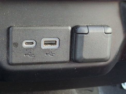 Used 2021 Chevrolet Silverado 1500 LT w/ Bed Protection Package RWD image 21