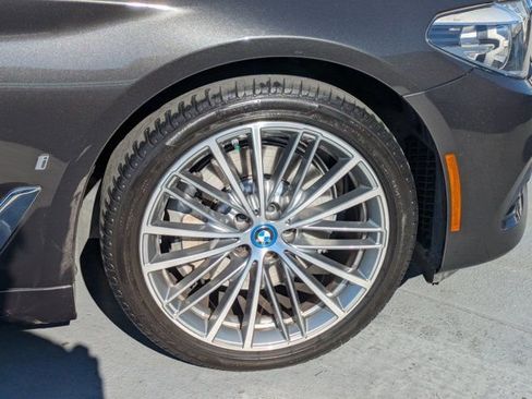 Used 2019 BMW 530e w/ Convenience Package image 9