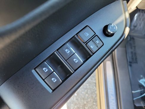 Used 2018 Toyota Highlander Limited image 17