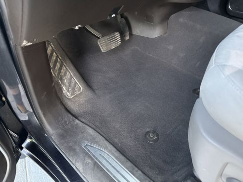 Used 2024 Chevrolet Silverado 1500 LT AWD/4WD image 18