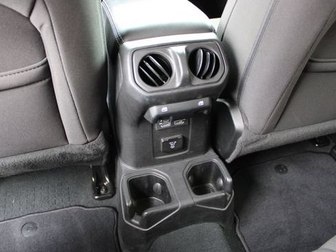 Used 2022 Jeep Wrangler Unlimited Sahara AWD/4WD image 39