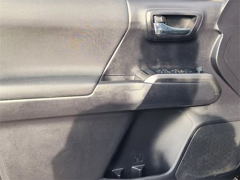 Used 2020 Toyota Tacoma TRD Off-Road image 22
