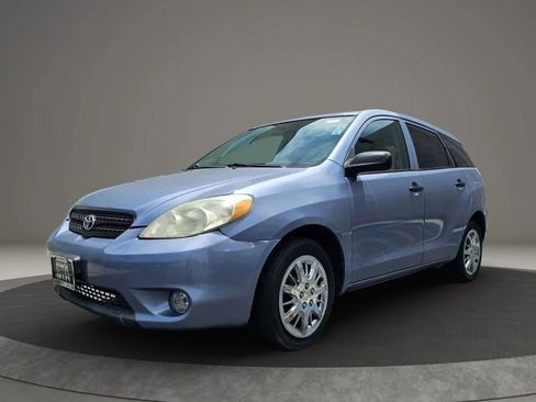 Used 2005 Toyota Matrix image 2