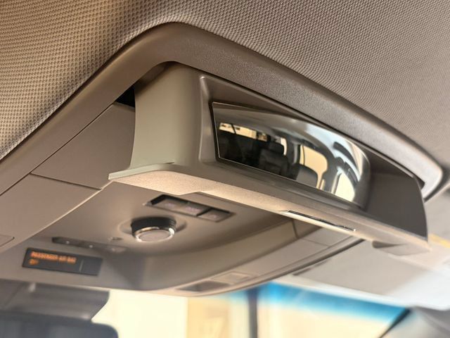 Used 2018 Chevrolet Tahoe Premier AWD/4WD image 23
