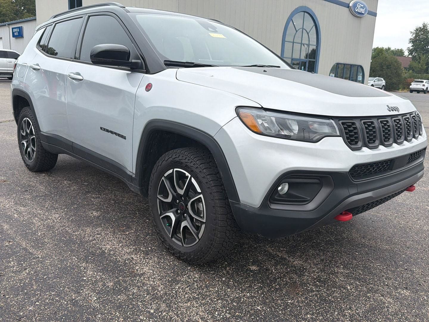 Used 2026 Jeep Compass Trailhawk AWD/4WD image 3