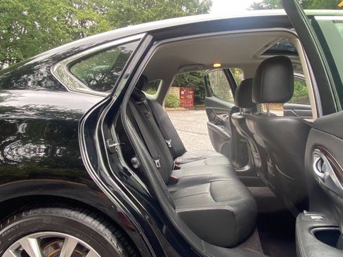 Used 2017 INFINITI Q70 3.7 RWD image 48
