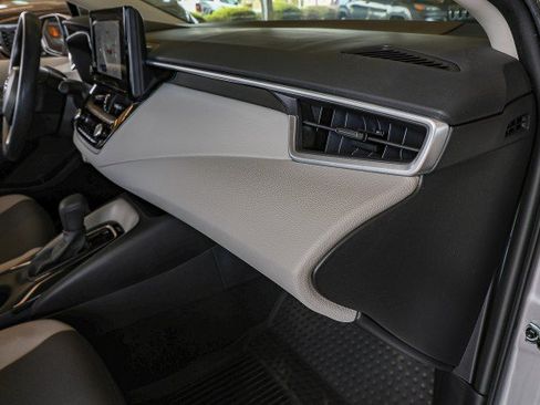 Used 2024 Toyota Corolla LE FWD image 30