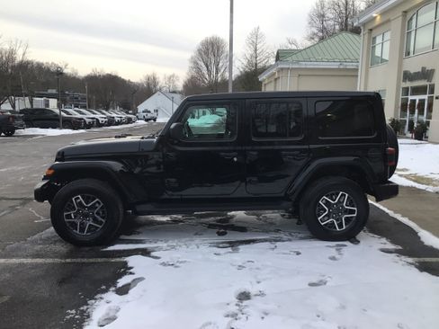 New 2026 Jeep Wrangler Unlimited Sahara image 4