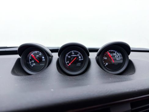 Used 2024 Nissan Z Performance w/ Floor Mat Package RWD image 7