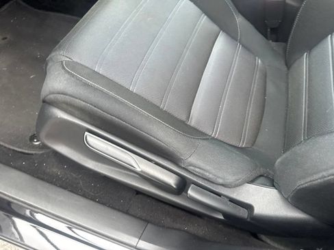 Used 2018 Honda CR-V LX image 14