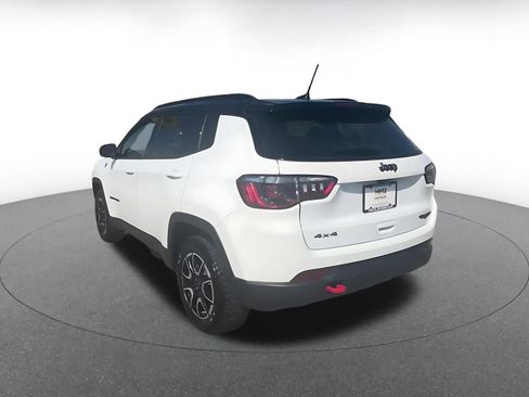 Used 2025 Jeep Compass Trailhawk AWD/4WD image 11