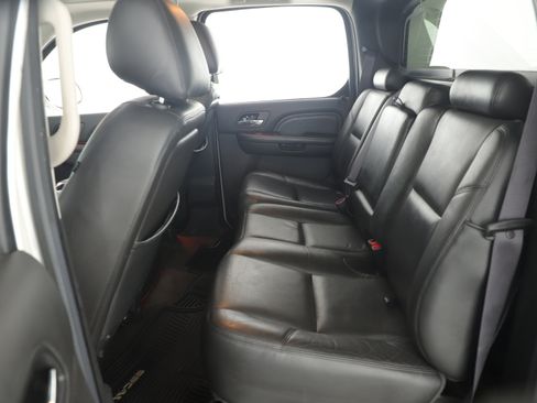 Used 2012 Cadillac Escalade EXT Premium image 19