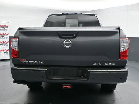 Used 2021 Nissan Titan SV w/ SV Convenience Package AWD/4WD image 8