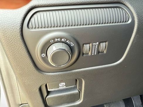 New 2026 Jeep Grand Wagoneer Limited AWD/4WD image 33