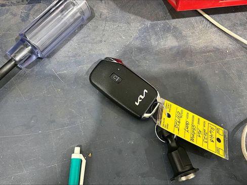 Used 2023 Kia Sportage EX image 11