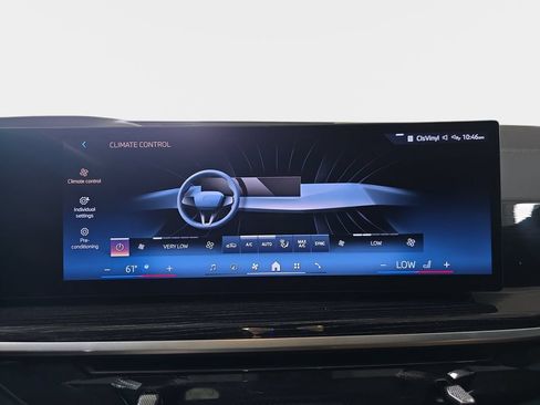 Used 2026 BMW X7 xDrive40i w/ M Sport Package AWD/4WD image 25