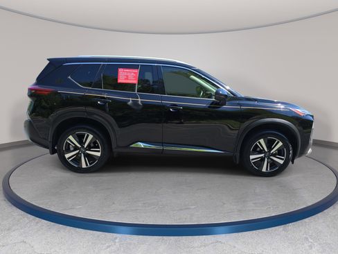 Certified 2023 Nissan Rogue Platinum FWD image 4