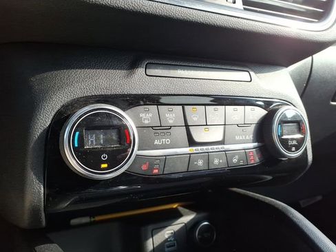 Used 2021 Ford Escape Titanium image 17