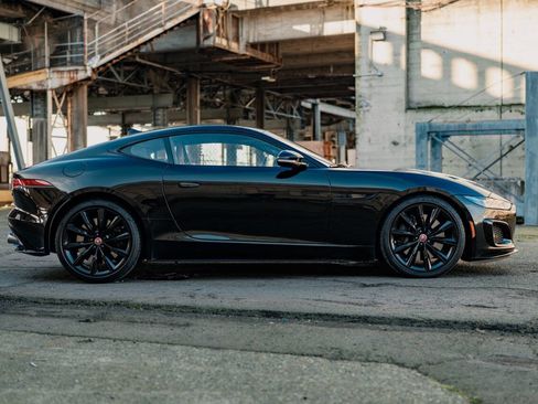 Used 2021 Jaguar F-TYPE R image 16