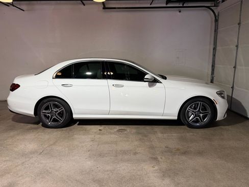 Used 2023 Mercedes-Benz E 350 4MATIC Sedan image 5