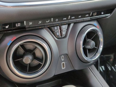 Certified 2024 Chevrolet Blazer LT w/ Convenience Package image 24