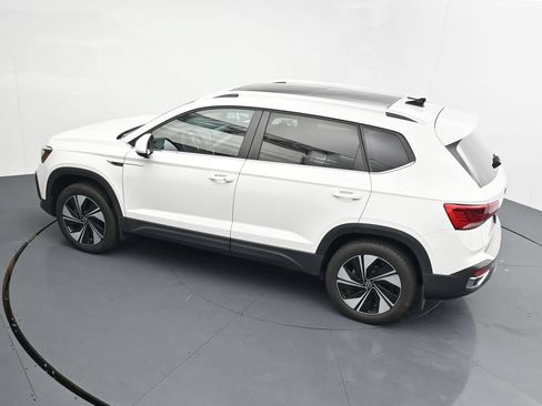 Used 2023 Volkswagen Taos SE AWD/4WD image 27