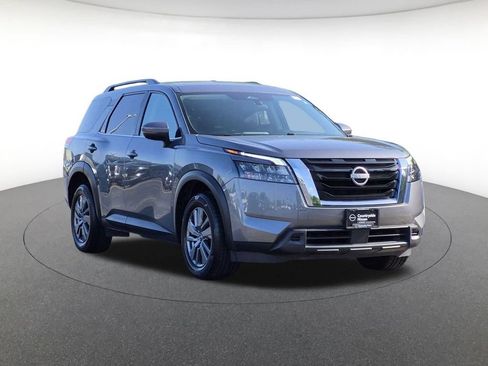Used 2025 Nissan Pathfinder SV AWD/4WD image 3