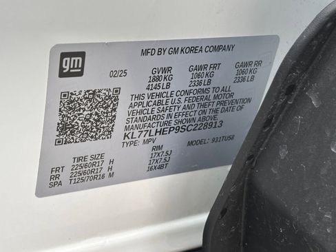 Used 2025 Chevrolet Trax LT image 30