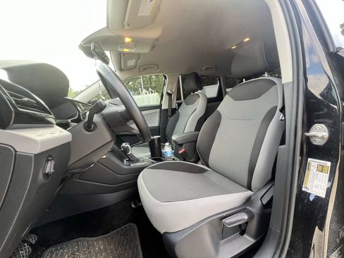 Used 2024 Volkswagen Taos S image 4