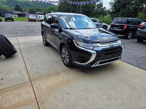Used 2019 Mitsubishi Outlander SE AWD/4WD image 1