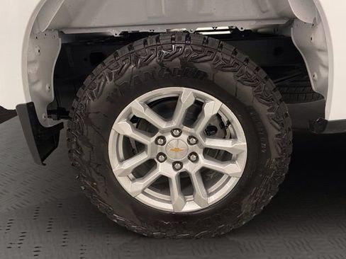 New 2026 Chevrolet Silverado 1500 W/T w/ WT Value Package AWD/4WD image 39