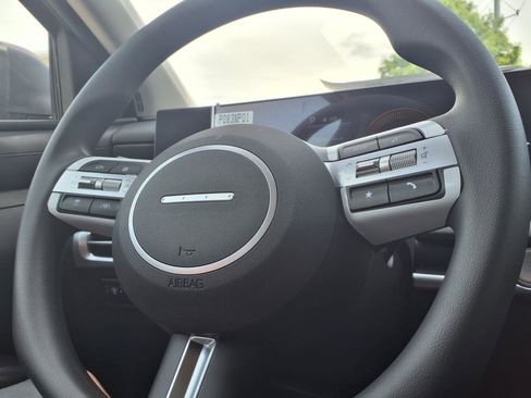 New 2025 Hyundai Tucson SE image 13