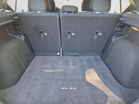 Used 2023 Nissan Kicks SV FWD image 6