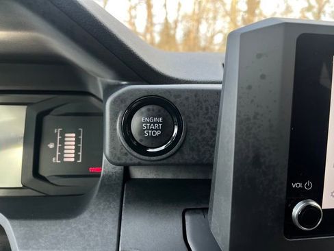 Used 2024 Toyota Tacoma SR image 32