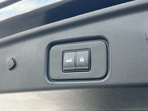 Used 2025 Nissan Pathfinder Platinum w/ Cargo Package FWD image 13