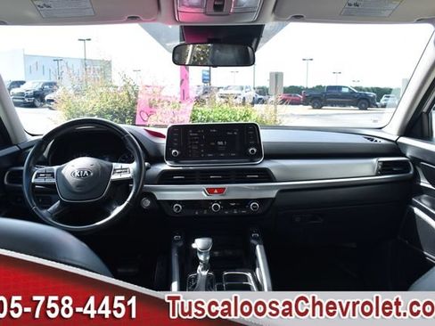 Used 2020 Kia Telluride S w/ S 8 Passenger Seating Package FWD image 3