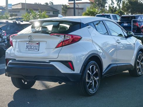 Used 2018 Toyota C-HR XLE image 5