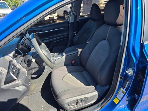 Used 2020 Toyota Camry LE image 7