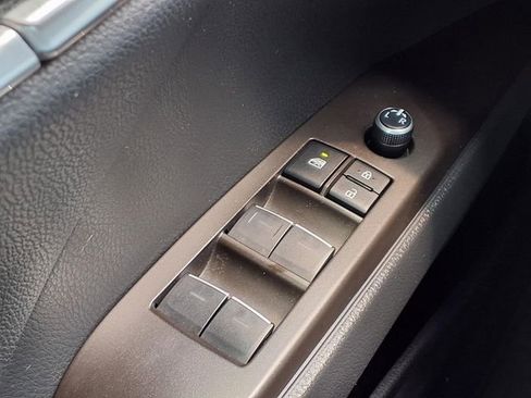 Used 2022 Toyota Camry XSE FWD image 15
