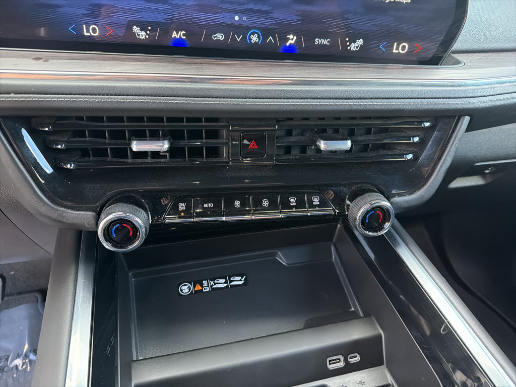 Used 2025 Chevrolet Suburban LT AWD/4WD image 14