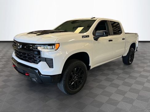 Used 2025 Chevrolet Silverado 1500 LT Trail Boss AWD/4WD image 3