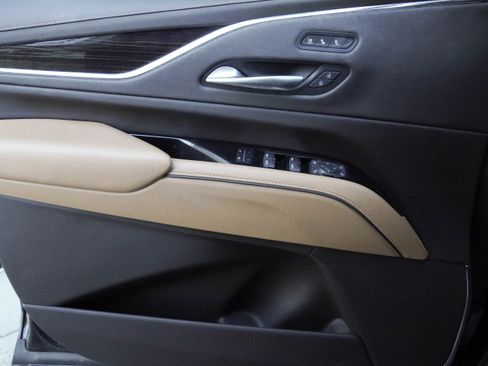 Used 2021 Cadillac Escalade Premium Luxury w/ LPO, Radiant Package image 28