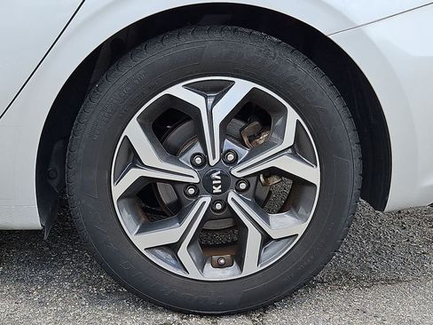 Used 2020 Kia Forte LXS FWD image 35