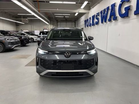 New 2026 Volkswagen Tiguan SE image 6
