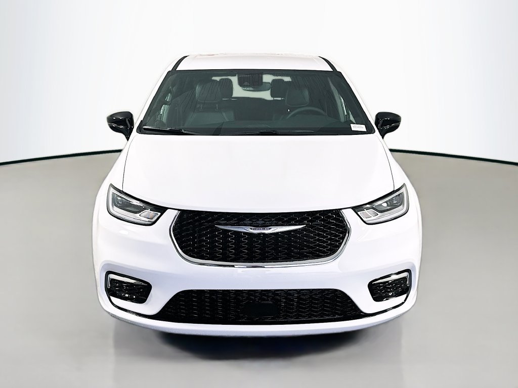 New 2026 Chrysler Pacifica Select AWD/4WD image 2