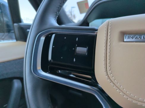 Used 2023 Land Rover Range Rover Sport SE image 19